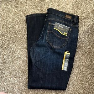 Lee Women’s 12 Short mid rise Straight Leg Blue Jeans